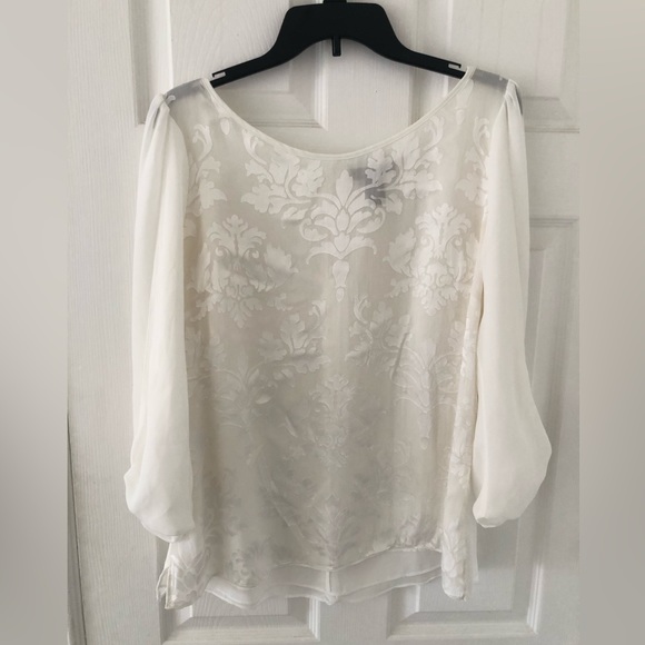 White House Black market 3/4 Bow sleeve burnout, blouse. - Picture 11 of 11
